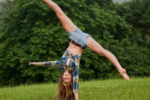 Пластичные девушки 