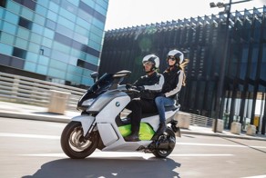 Компания BMW начала производство мотоцикла C Evolution