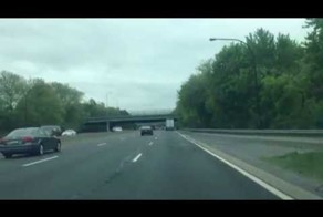 Грузовик не прошел по габаритам под мостом