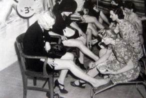 Откуда у женщин пошла мода на бритые ноги.