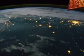 Полярные сияния (Aurora Borealis) - Завораживающий вид из космоса