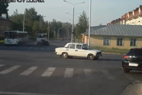 Авария на перекрестке