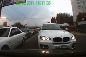 BMW на встречке