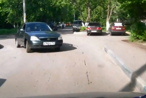 Авария во дворах