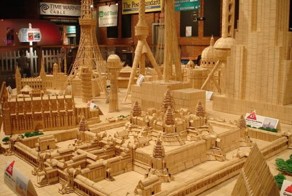 Город из зубочисток