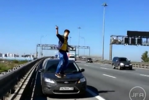 Двойная неудача с капотом