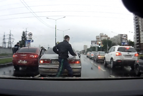 Вышел чтобы отхватить!(Драка)