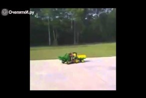 Водитель грузовика уснул за рулём!