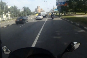 Мотобрат подрезал