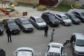 Не разъехались во дворе.