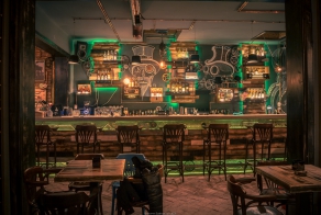 Мир стимпанка в румынском баре "Joben Bistro"