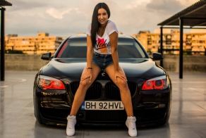 Сексуальные девушки и красивые автомобили