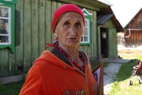 не от хорошей жизни совершают такие поступки, жалко бабушку.