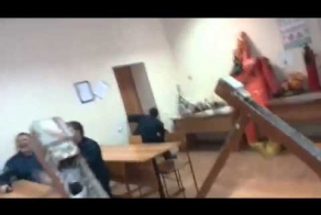 Пожарный торопится на выезд