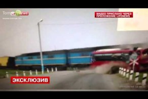 Авария поезда с автобусом