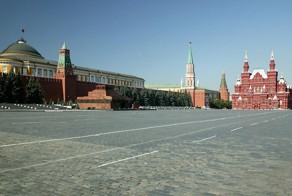 А из нашего окна плащадь Красная видна .....