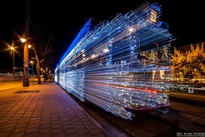 30000 светодиодов превратили трамвай в машину времени