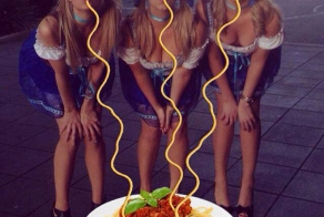 Видишь уточку - накорми ее вермишелью