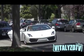 Цепляем девок на Ламборгини без слов