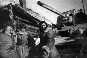 Гусеница сбита, движение возможно! 5 великих советских танкистов