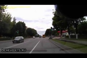 С коляской под колеса