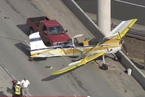 Водитель машины попал в больницу, пилот не пострадал