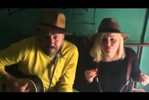 клип от Шнура в подъезде