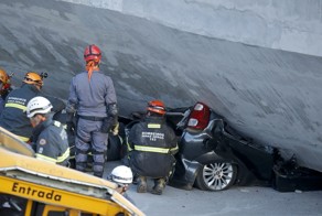 В Бразилии рухнула эстакада
