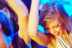 Британска на Майорке занялась сексом с 24 мужчинами за бутылку вина