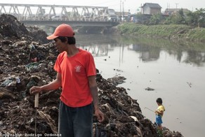 Жизнь на берегу грязной реки