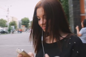 Какую песню вы сейчас слушаете? 