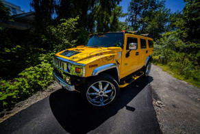 Яркий тюнинг Hummer H2