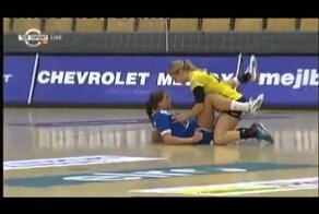 Воу-воу.. Девчонки, полегче!)))