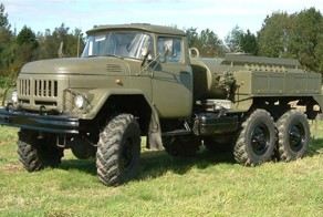 Зил 131 и Газ 66 месят грязь