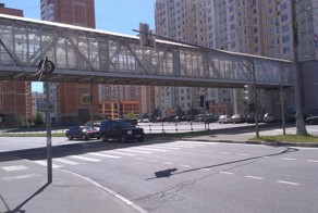 Новый пешеходный переход-туалет на Ходынке. А где тут можно срать?