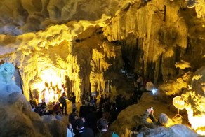 Пещера бухты Халонг. Вьетнам