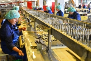 Репортаж с лучшего латвийского завода по производству шпрот