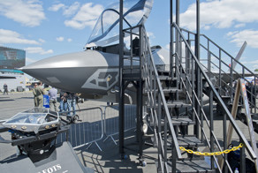Новейший американский истребитель F-35 на "Farnborough Airshow 2014"