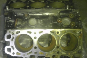 Стол из блока двигателя