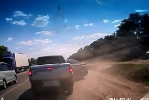 Борец с обочечниками на пикапе