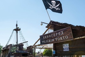 Заброшенный киношный городок в Подмосковье