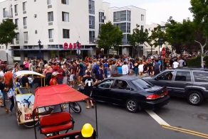 Неадекват наехал на толпу людей в Сан-Диего