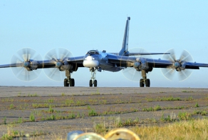 Американский B-52 против российского Ту-95