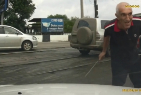 Джигит с шампурами