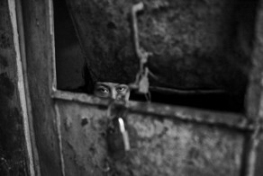 Клетки для душевнобольных в Индонезии