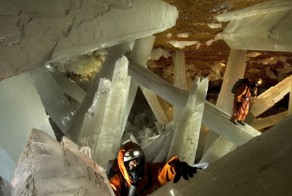 Пещера гигантских кристаллов