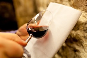 Как правильно пробовать вино