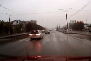 Пьяный водитель протаранил ВАЗ.