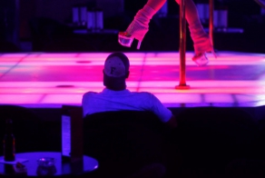  Стрип-клубы: вид изнутри