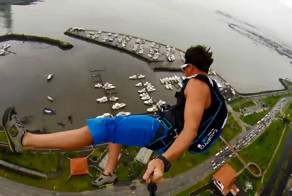 Сумасшедшие прыжки с крыши